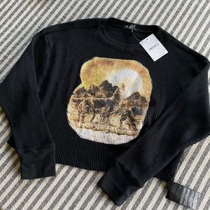 Wolf 🐺 Graphic semi cropped thermal! NWT